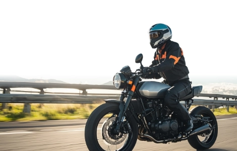 Syst&egrave;me audio compatible avec les casques : la nouvelle g&eacute;n&eacute;ration de s&eacute;curit&eacute; audio &agrave; moto