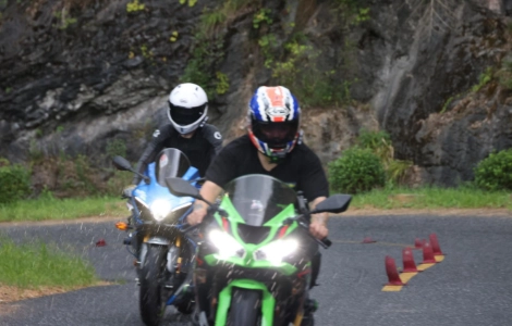 OHMIEX D9&nbsp;: Des &eacute;couteurs de casque de v&eacute;lo repens&eacute;s pour le cycliste moderne