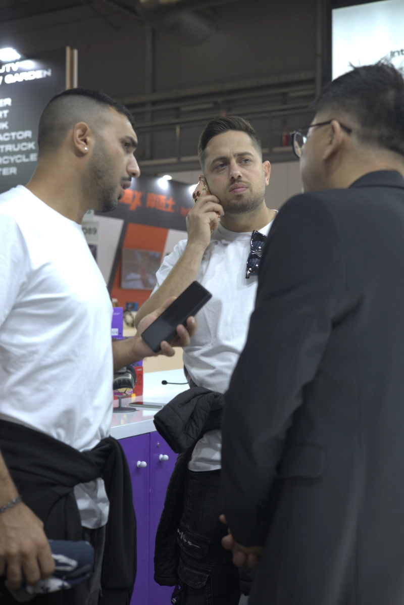 OHMIEX brille à l'EICMA Milan 2025 OHMIEX brille à l'EICMA Milan 2025